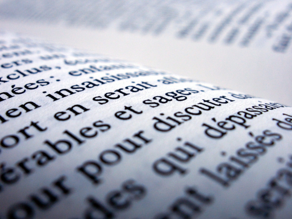 El francés es una lengua romance descendiente del latín.